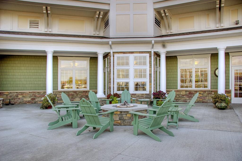 Watkins Glen Harbor Hotel Restaurant photo